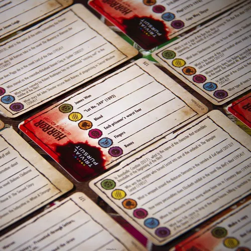 Miniatura 8 de Trivial Pursuit Horror Ultimate Edition Juego de trivia con 1800 preguntas de películas y libros clásicos Juego de mesa coleccionable