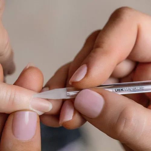 Miniatura 4 de GERMANIKURE Juego de 3 barras de cutícula de vidrio, empujador de cutículas, removedor de cutículas, lima de piel seca y callosa, moldeador de uñas