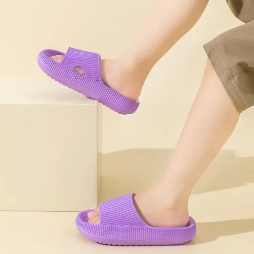 Miniatura 6 de yangfanQH Pantuflas de nube para niños y niñas, antideslizantes, cómodas, con suela gruesa, para ducha, baño, piscina, sandalias de verano, playa