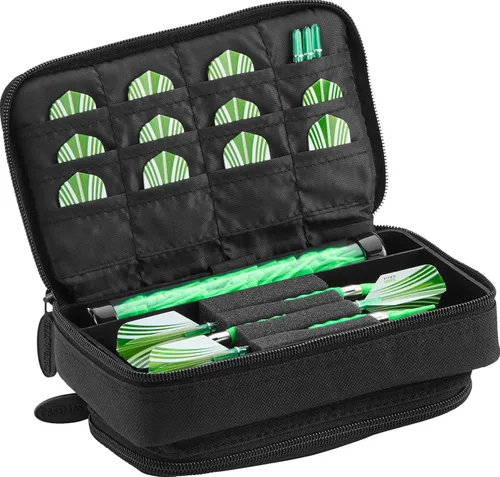 Casemaster Plazma Plus, 3 dardos para dardos suaves y de acero con bolsillo frontal grande para dispositivos móviles, tubo de almacenamiento Negro