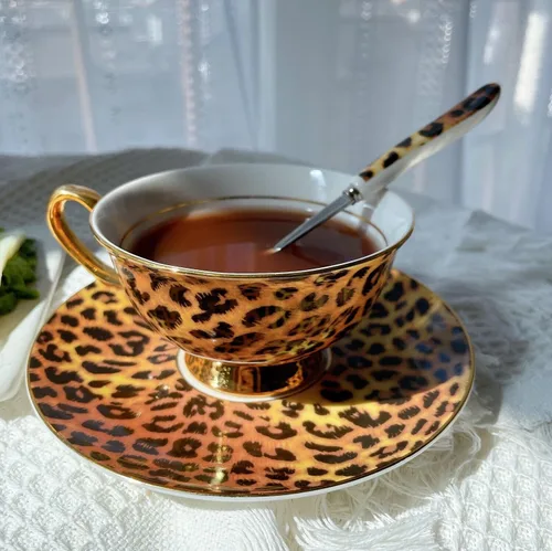 Miniatura 5 de YBK Tech - Juego de tazas y platillos de porcelana estilo europeo, taza de café de cerámica para el hogar, cocina, boda (patrón de leopardo)