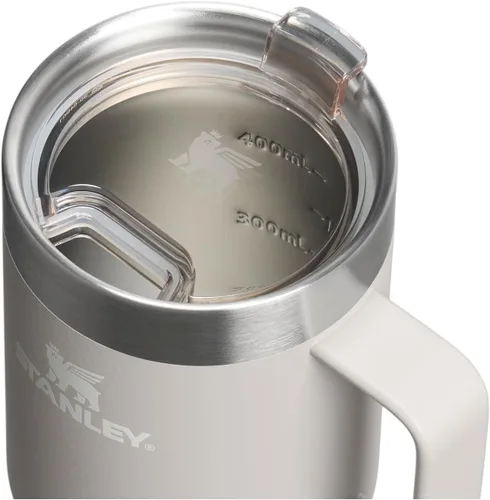 Miniatura 2 de STANLEY La Taza Suburbana Cotidiana 473 ml Beber a Través de la Tapa Taza para Café, Té y Bebidas Taza de Café de Acero Inoxidable Aislada