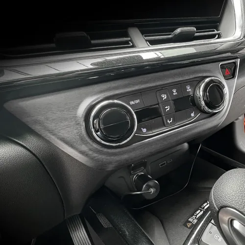 Miniatura 9 de YOUTOOCAR Cubierta de panel de botón de CA compatible con accesorios Chevrolet Trax 2024-2026 (patrón de fibra de carbono)