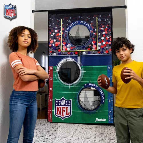 Miniatura 14 de Franklin Sports NFL Mini juego de tiro de fútbol americano – NFL Door Jam Football Over the Door Target + (4) mini bolas – Juego de lanzamiento de 3