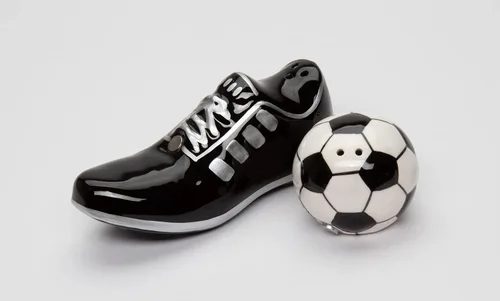 Miniatura 7 de CG - Zapatos de fútbol magnéticos con salero y pimentero, negro, 4 1/2 pulgadas x 1 3/4 pulgadas x 3 pulgadas de alto (SS-CG-10466)