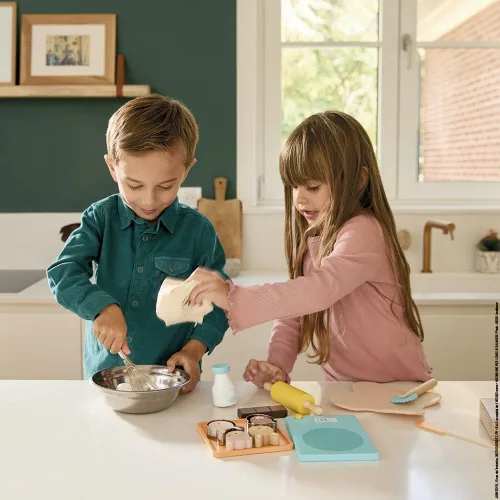 Miniatura 5 de Janod - My Bakery - Juego de té de cocina y muñeca - 19 piezas de madera y fieltro incluidas - Pinturas a base de agua - 3 años + J06618