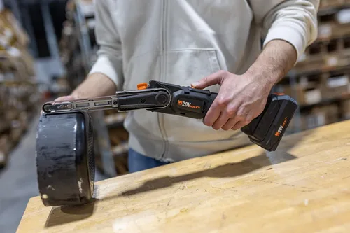 Miniatura 4 de WEN Lijadora de Detalle Inalámbrica, Velocidad Variable con Batería de Iones de Litio de 20 V MAX 2,0 Ah y Cargador (20437)