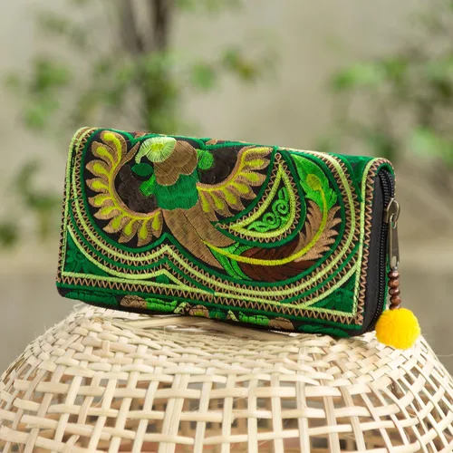 Miniatura 2 de changnoi Cartera de mujer hecha a mano con tela bordada tailandesa Hmong, Verde pájaro., Cartera con cremallera