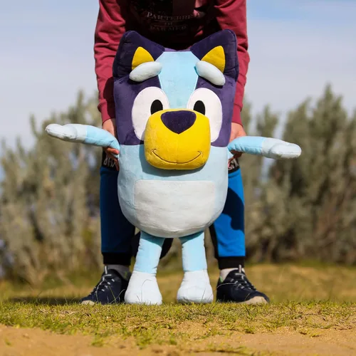 Miniatura 7 de Bluey Peluche grande de 31.5 in, color azul, producto oficial de la serie infantil, juguete suave y tierno para niños y niñas a partir de 0 años