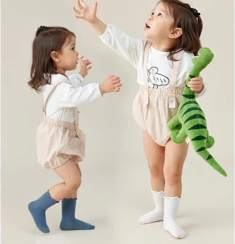 Miniatura 2 de WATOCHE Calcetines para bebés y niñas pequeñas con volantes, calcetines de vestir con volantes, calcetines antideslizantes para bebés, calcetines