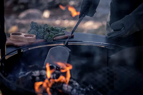 Miniatura 8 de Barebones Cowboy Grill - Pala de carbón de acero inoxidable duradera con mango de nogal para hoguera