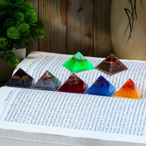 Miniatura 3 de 7 mini pirámides para autocuidado, armonía, meditación, yoga, espiritualidad, decoración de cristal, espacio de trabajo de equilibrio hecho de Juego