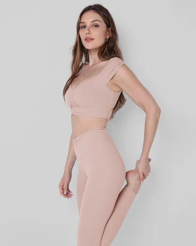 Miniatura 28 de ODODOS Camiseta corta sin mangas con cuello en V y frente fruncido para mujer, recortada en la espalda, manga casquillo