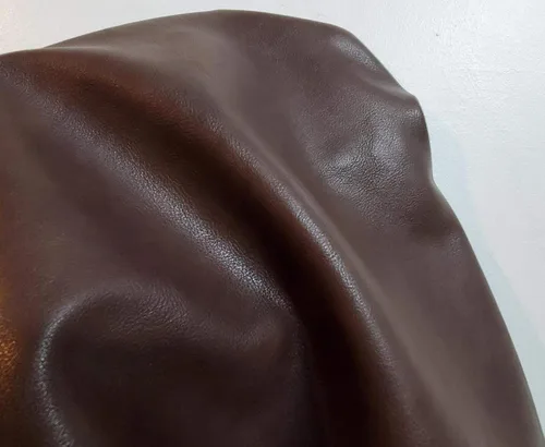 NAT Leathers | Cuero sintético vegano suave marrón PU (vegano aprobado por PETA) | 1 yarda (36 pulgadas de largo x 54 pulgadas de ancho) cortado por