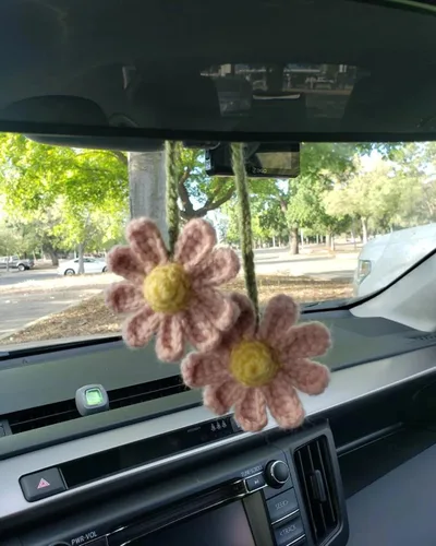 Accesorios de automóvil con margaritas de ganchillo para mujeres y niñas, bonitos dijes colgantes para espejo retrovisor, hechos a mano, margarita,