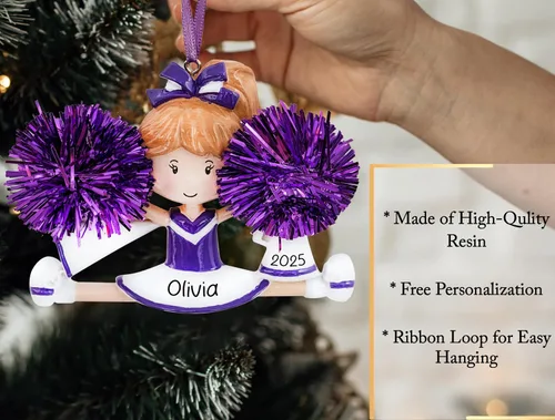 Miniatura 3 de Adorno de Navidad personalizado de animadora 2026 – Personalización gratuita Estatuilla de animadora bailarina con pompón morado real para árbol
