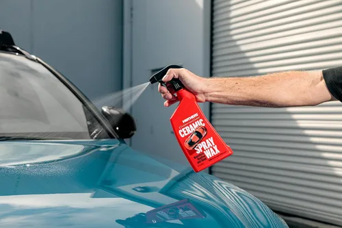 Miniatura 7 de Mothers California Gold Cera en aerosol, 16 oz. – Superhidrofóbica, ofrece un brillo profundo, perlas persistentes y brillo duradero en una fórmula