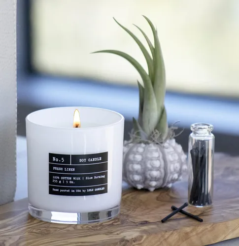 Miniatura 4 de Lulu Candles: Piña Evergreen (9 onzas), Velas de alta calidad altamente perfumadas en caja de regalo para el hogar y la oficina, vela en tarro