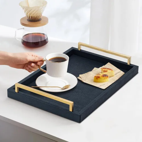 Miniatura 7 de XIGEXIGE Bandeja de servicio de piel sintética negra, 17 x 12 pulgadas, asas doradas cepilladas, bandeja decorativa para mesa de café otomana, sala