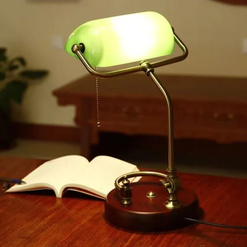 Miniatura 7 de Lámpara de mesa de cristal verde vintage con base de madera de mediados de siglo con cuerpo de hierro, lámpara de escritorio, antiguo banco