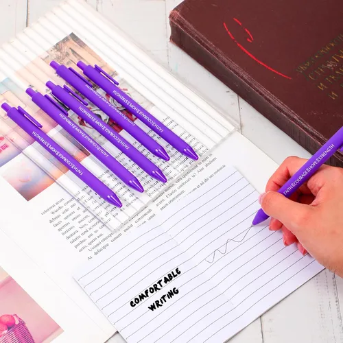 Miniatura 4 de Ireer 100 bolígrafos de cinta morada, accesorios de concienciación sobre el lupus a granel, tinta negra, bolígrafos retráctiles para mujeres