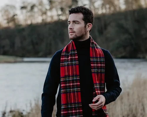 Miniatura 4 de Glen Isla Bufanda 100% cachemira Tartán Royal Stewart Rojo - Hecho en Escocia, Rojo