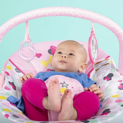 Miniatura 6 de Bright Starts Disney Baby Minnie Mouse Balancín para bebé con vibraciones relajantes y peluche Asiento para bebé - Barra de juguete extraíble, pies