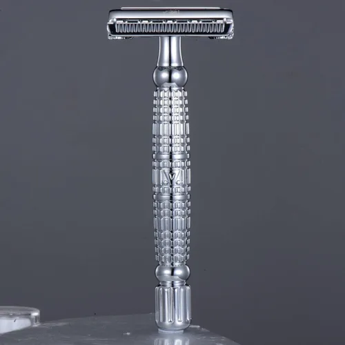 Miniatura 6 de VIKINGS BLADE Maquinilla de afeitar de seguridad de doble filo para hombres + 5 cuchillas de acero suecas + estuche de lujo. Mango largo. Suave