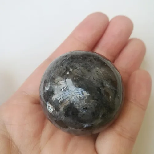 Miniatura 2 de Escultura de esfera de adivinación de cristal curativo de labradorita negra de 1.575 pulgadas, bola de piedras preciosas, colección decorativa