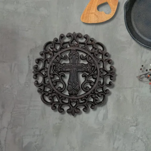 Miniatura 4 de Comfy Hour Salvamanteles decorativos de hierro fundido con cruz redonda de 9 pulgadas, soporte religioso para ollas calientes para cocina, soporte
