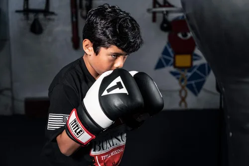 Miniatura 5 de Title Boxing Guantes de entrenamiento Gel Suspense, Negro/Blanco, 16 oz
