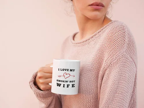 Miniatura 4 de Regalo sexy para esposa en cumpleaños o día de San Valentín. I Love My Smokin Hot Wife. Taza de café romántica de 11 onzas. Idea de regalo divertida