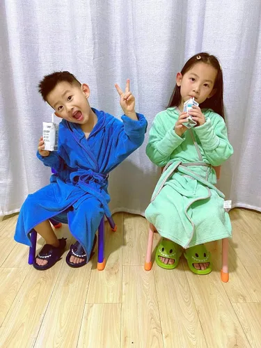 Miniatura 7 de SWMSTUPF Bata de baño para niños y niñas, toalla suave con capucha, bata de algodón turco, color verde