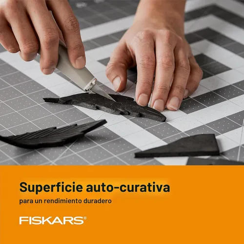 Miniatura 3 de Fiskars Alfombrilla de corte autorreparable para acolchados, artes y manualidades, cuadrícula de 24 x 36 pulgadas, tapete de coser, tabla de cortar