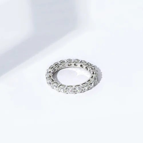 Miniatura 19 de Amazon Essentials Anillo de plata de ley chapada en platino o oro con circonita cúbica redonda de elementos infinitos