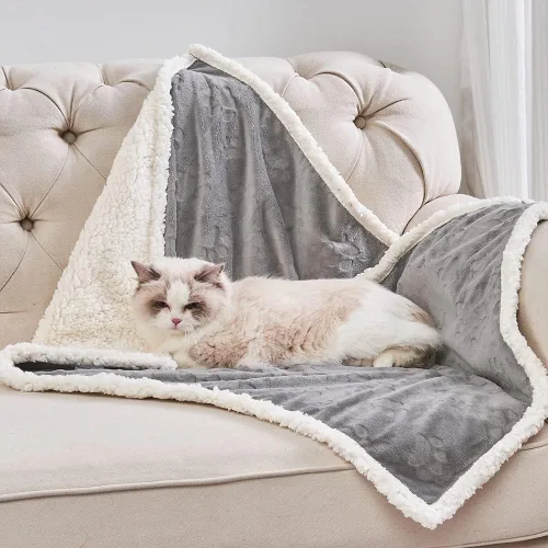 Miniatura 33 de Qeils Manta impermeable calmante para gatos de interior, manta suave y silenciosa de felpa para mascotas, manta gruesa de piel sintética de 500 GSM