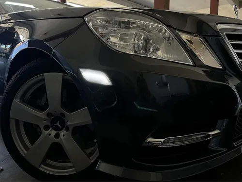 Miniatura 5 de iJDMTOY Luces de marcador lateral delanteras de tira completa LED blancas con lente semitransparente Compatible con Mercedes W207 E-Class 2-puertas