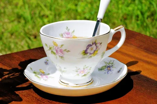 Miniatura 3 de Taza de Café de Porcelana Ósea Británica con Platillo y Cuchara para Latte Americano Tazas con Platillo Juego de Tazas de Té de Porcelana, Tazas
