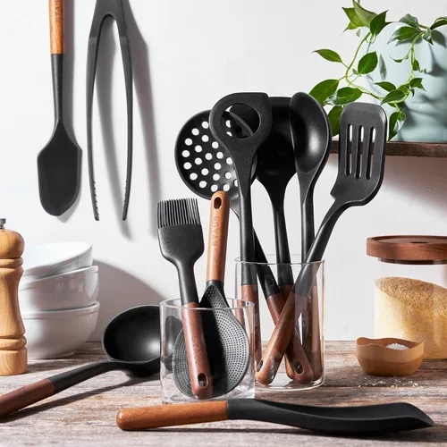 Miniatura 2 de STAUB Juego de utensilios de cocina de silicona con mango de madera de 11 piezas Negro mate