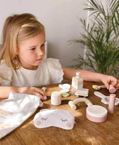 Miniatura 7 de Tender Leaf Toys - Set de Retiro de Spa - Set de Juguetes de Juego de 20 Piezas de Madera para Simular el Cuidado Personal con Bolsa de Cordón