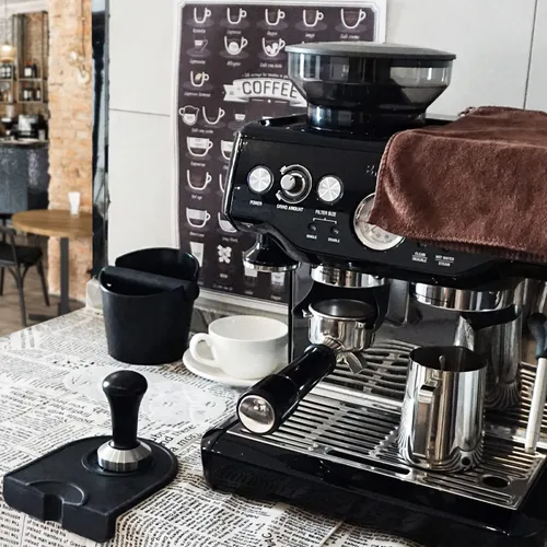 Miniatura 7 de Juego de prensas de café de 2.008 in para máquina portafiltro, expreso con alfombrilla de manipulación, jarra de espuma (11.836 onzas), toalla