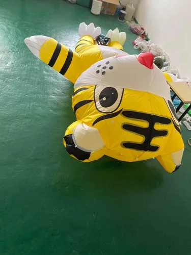 Miniatura 4 de Suave inflable amarillo tigre, línea de lavandería para adultos, colgante encantador grande de la cometa del espectáculo