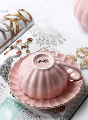 Miniatura 5 de Tazas y platillos de té real, con ribete dorado y caja de regalo, tazas de café británicas, juego de té de porcelana, juego de 6 (8 onzas) - Rosa