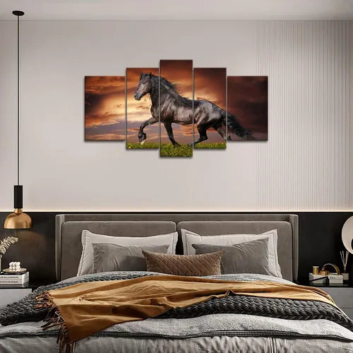 Miniatura 4 de Arte de pared de 5 paneles negro Friesian Running Horse Trot en el campo al atardecer, hierba y flores, cuadros impresos en lienzo, animales