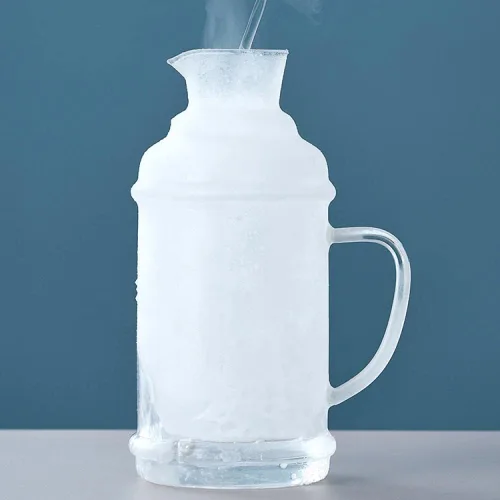 Miniatura 4 de Sizikato Jarra de agua clásica de vidrio ámbar de 36 onzas con vaso de cristal.