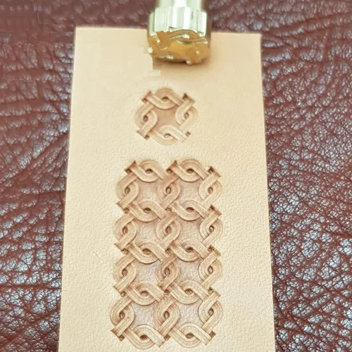 Miniatura 5 de DandS ltd Herramienta de sello de cuero con textura de cesta, herramienta profesional de metal para trabajo en cuero, relieve, tallado y proyectos