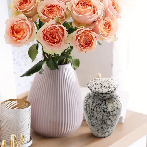 Miniatura 8 de Urna pequeña de recuerdo para cenizas humanas de 3 pulgadas, elegante acabado de mármol, mini urna de cremación para compartir, conmemorativa