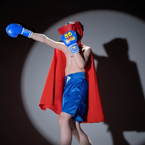 Miniatura 4 de Guantes de boxeo para niños de 6 onzas para niños y niñas de 6 a 12 años, guantes de entrenamiento para jóvenes y niños pequeños, saco de boxeo