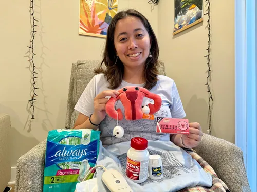Miniatura 3 de GIANT MICROBES Juguete de peluche de útero, regalos de histerectomía, conciencia de endometriosis, regalos feministas, regalo de fertilidad, regalo