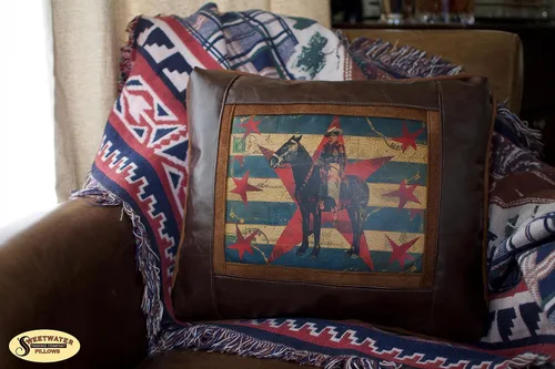 Miniatura 9 de Sweetwater Trading Company Almohadas decorativas artísticas de cuero de lujo, decoración del hogar, almohadas de sofá (bandera americana)